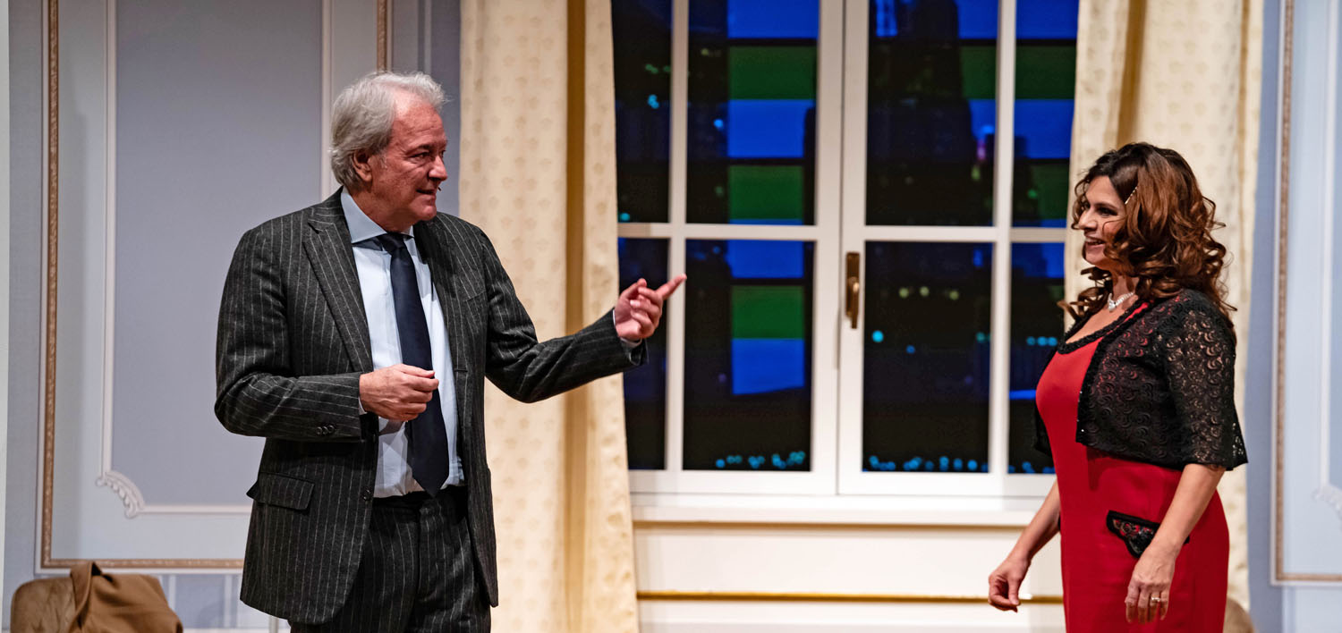 Plaza suite - Corrado Tedeschi - Debora Caprioglio - Teatro Manzoni Milano - Stagione 2024/2025