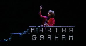 Lella Costa - Se non posso ballare… non è la mia rivoluzione - Milano Teatro Carcano - Stagione 2024/2025